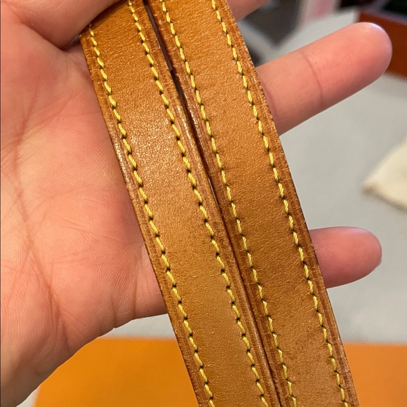 Louis Vuitton Brown Leather Strap with Gold Hardware - Picture 5 of 10